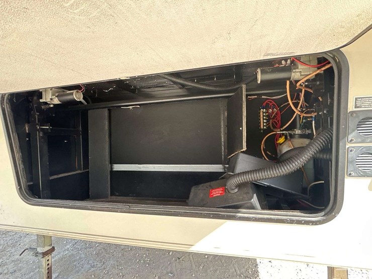 2013-forest-rive-brookstone-310ls-5th-wheel-t/a-travel-trailer-image-38