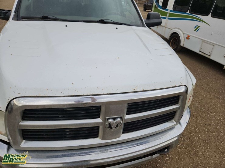 2011-dodge-3500-image-31