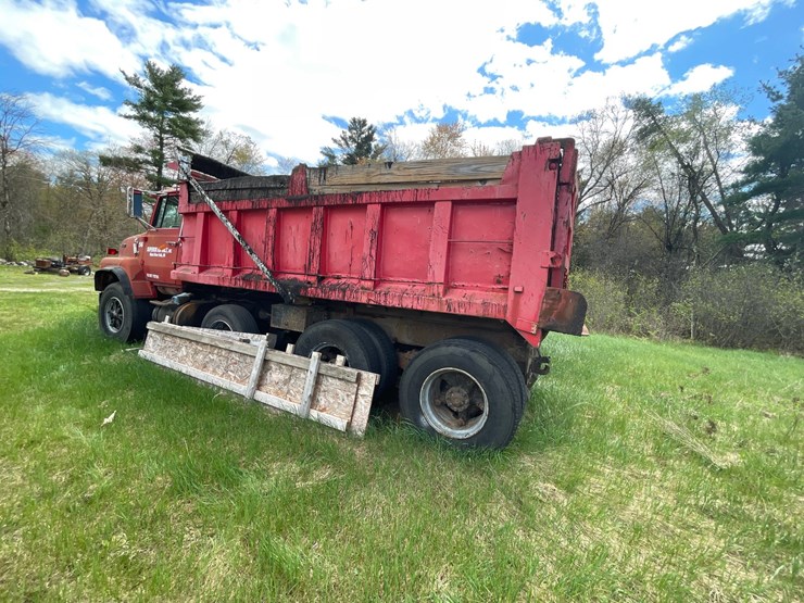 1988-ford-l9000-image-3