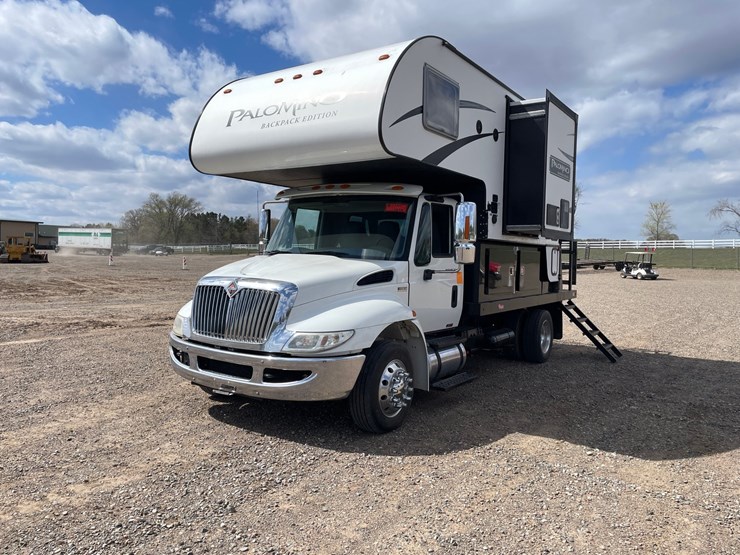 #1305-•-2011-durastar-international-camper-truck-image-1