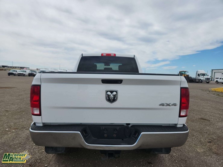 2017-dodge-2500-image-8