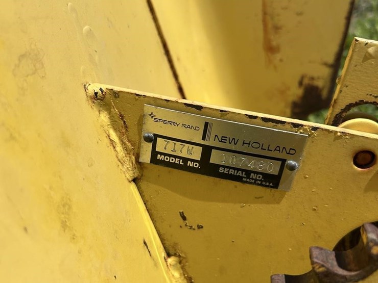 new-holland-717w-image-14