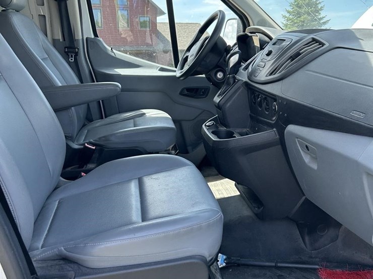 2018-ford-transit-image-32