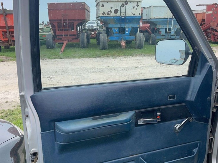 1990-chevrolet-k2500-image-8