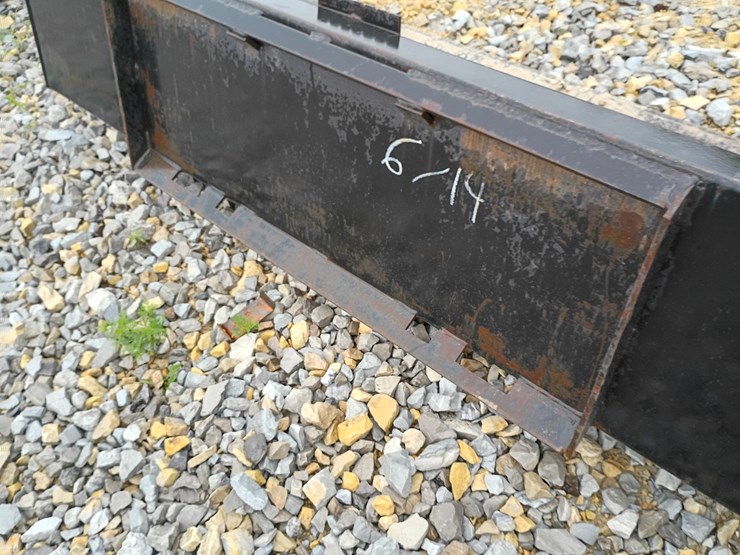 #24746-•-84"-smooth-bucket-skid-steer-attachment-image-10