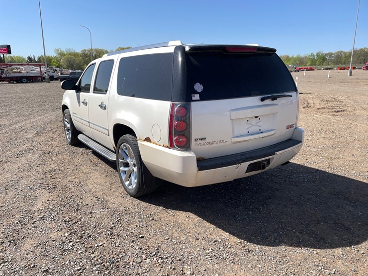 2008-gmc-yukon-denali-image-3