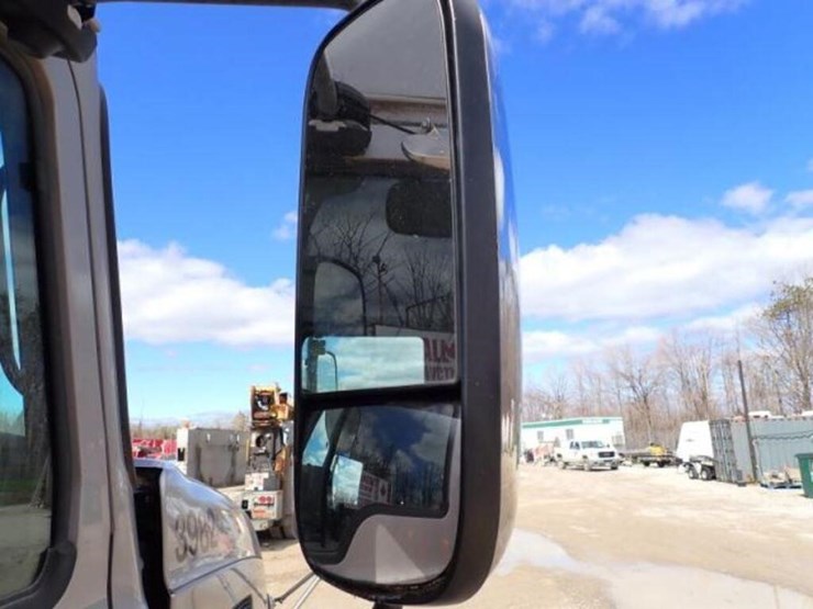 2016-mack-cxu613-t/a-hiway-tractor---sleeper---1m1-image-76