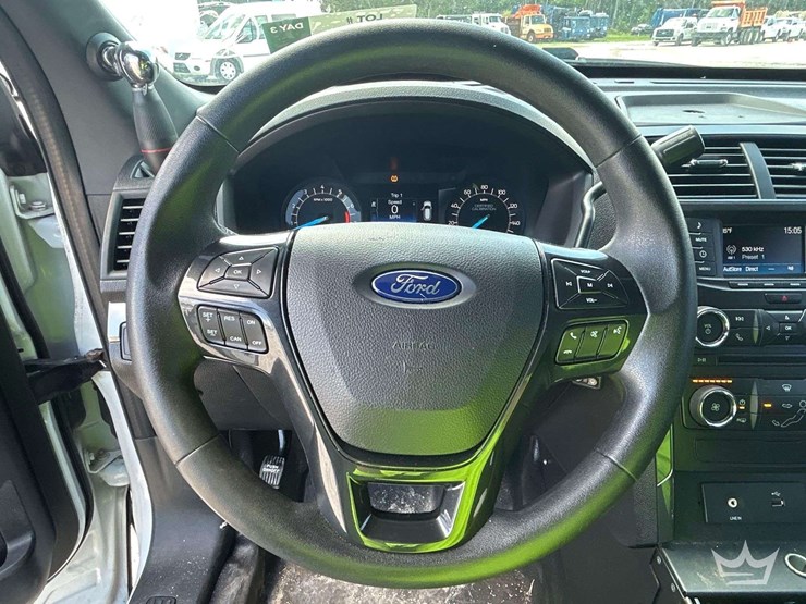 2018-ford-explorer-image-12