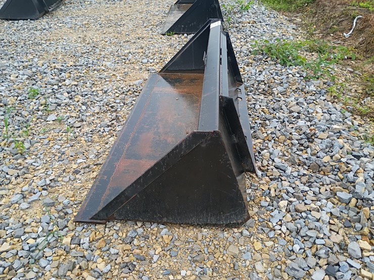 #24751-•-72"-smooth-bucket-skid-steer-attachment-image-2