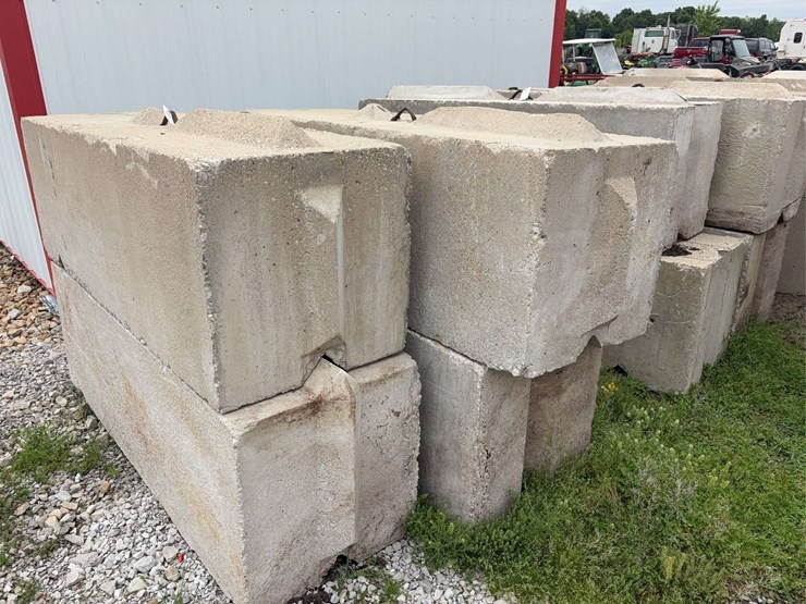 4-mafia-blocks-2ft-x2ft-x-6ft-image-3