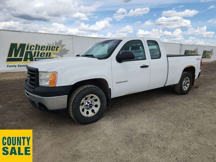 2013-gmc-sierra-1500-image-1