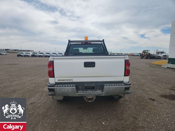 2015-gmc-sierra-2500hd-image-7