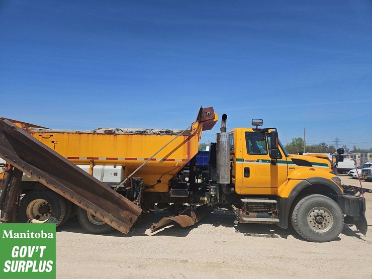 2011-international-workstar-7600-image-11