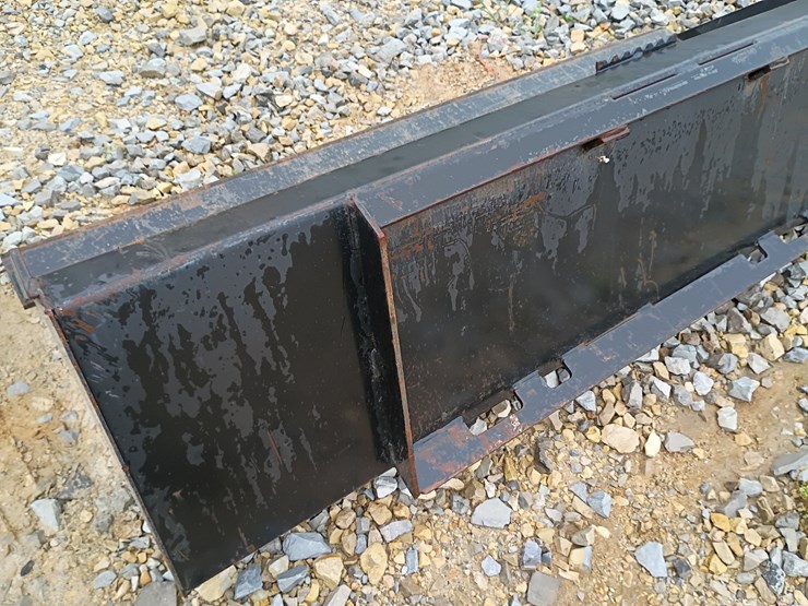 #24753-•-72"-smooth-bucket-skid-steer-attachment-image-8