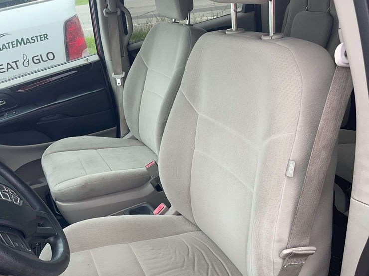 2012-dodge-caravan-image-7