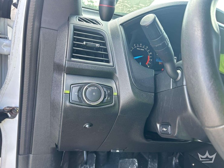2018-ford-explorer-image-11