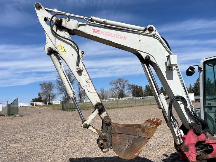 #1001-•-2012-takeuchi-excavator-image-7