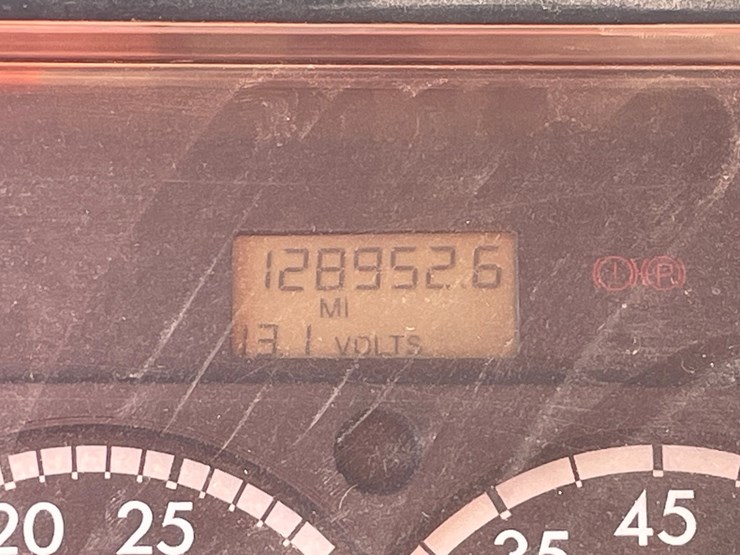 2002-freightliner-fl80-image-53