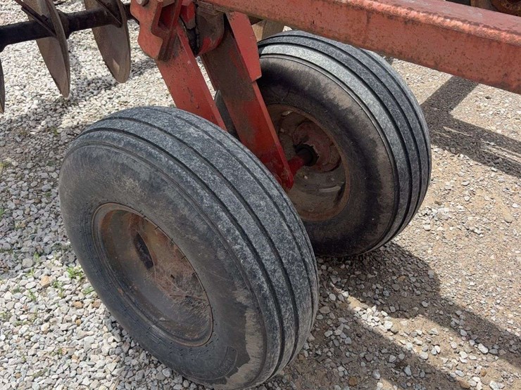 massey-ferguson-820-image-15