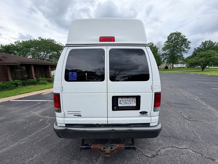 #24064-•-2007-ford-econoline-wagon-van-image-10