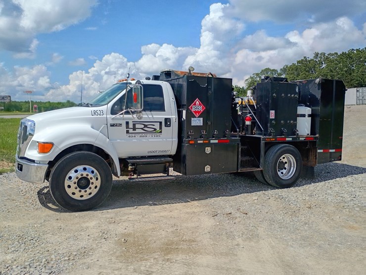 2005-ford-f750-image-2