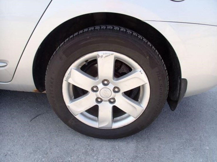 2007-kia-rondo-ex-sport-utility-vehicle-knafg52667-image-54