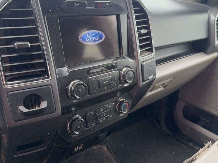 2020-ford-f150-image-10