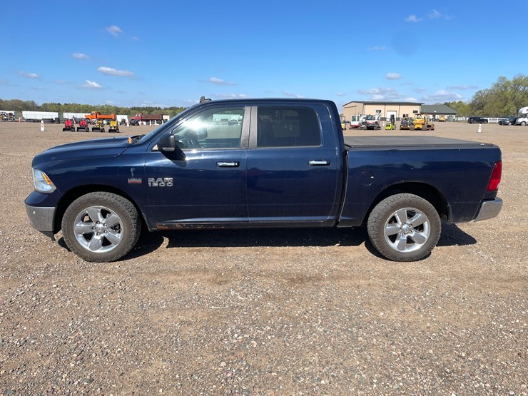 #1312-•-2016-dodge-ram-pickup-truck-(has-mn-salvage-title)-image-2