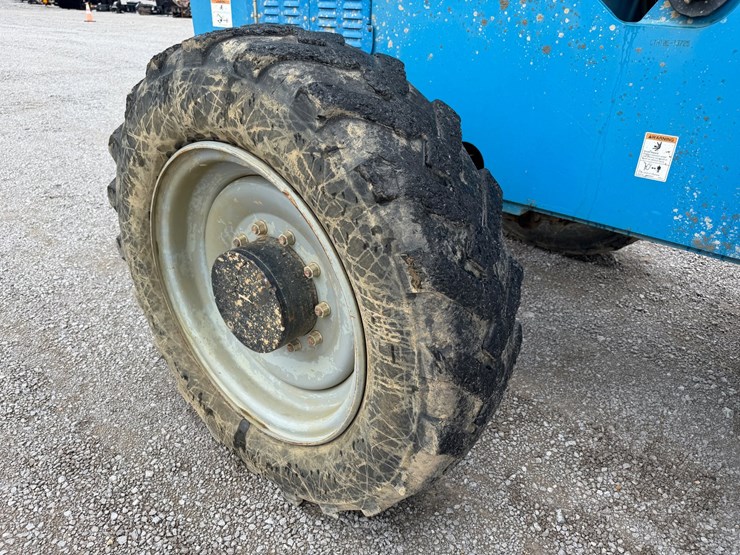 2019-genie-gth1056-image-15