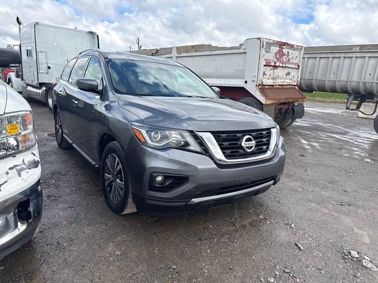 2017-nissan-pathfinder-image-2