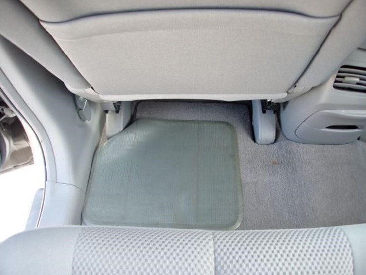 2007-kia-rondo-ex-sport-utility-vehicle-knafg52667-image-28