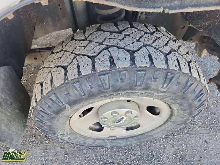 2011-ford-f350-image-13