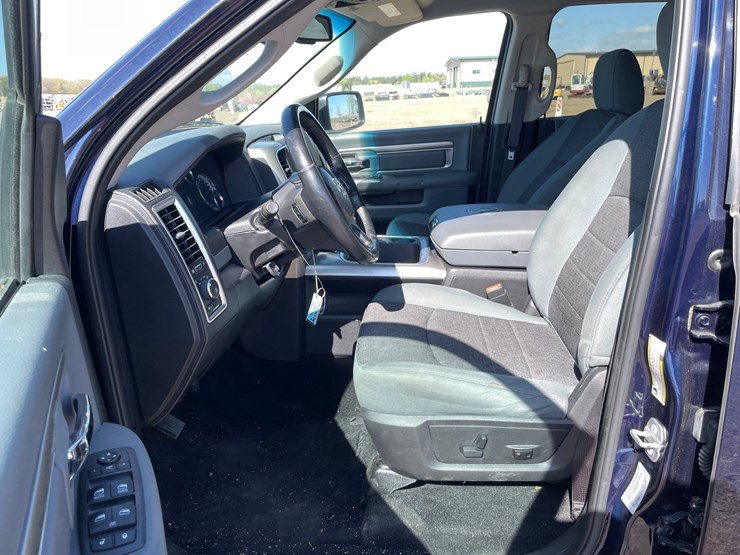 #1312-•-2016-dodge-ram-pickup-truck-(has-mn-salvage-title)-image-14