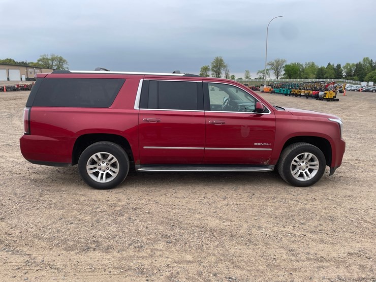 2015-gmc-yukon-denali-image-6