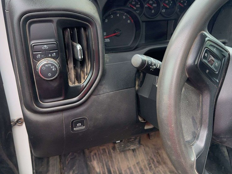 2022-chevrolet-silverado-1500-image-11