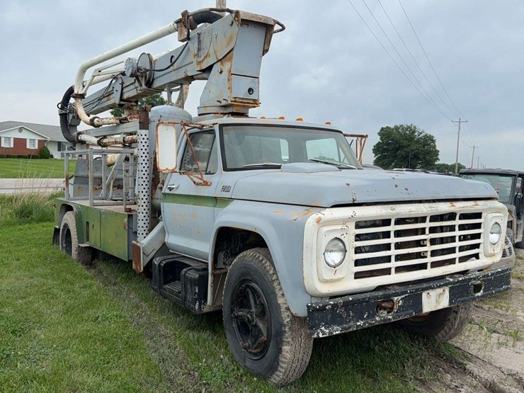 1975-ford-f7000-image-2