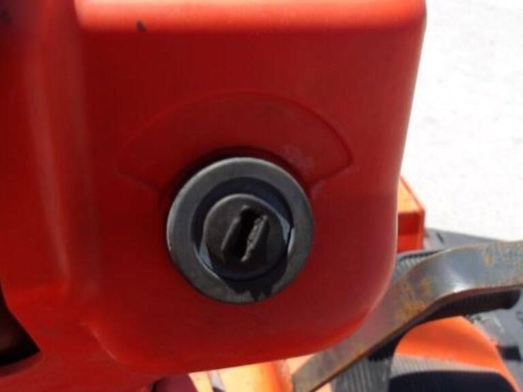 2006-kubota-f3680-image-18