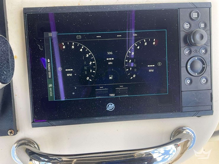 2013-parker-2501-center-console-28ft-boat-with-2000-float-on-30ft-t/a-boat-trailer-image-26