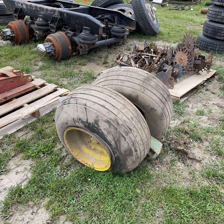 Roll-o-matic off JD narrow front tractor