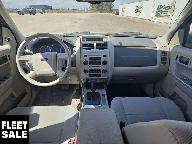 2011-ford-escape-image-19