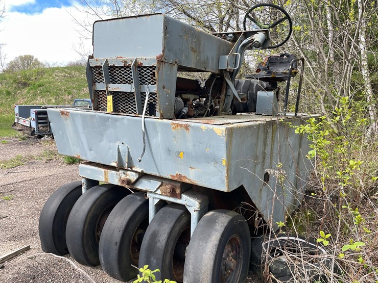 #2808-•-rubber-tire-roller-(g)-image-8