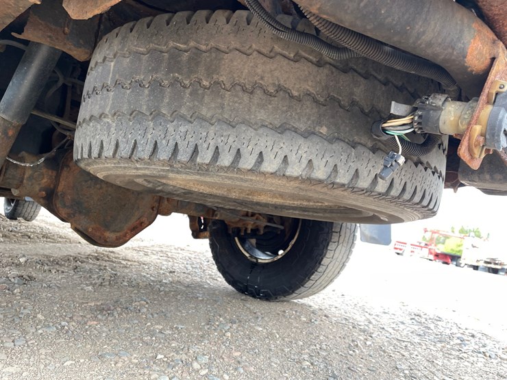 #1304-•-2005-gmc-sierra-pickup-truck-*non-runner*-(has-mn-title)-image-25