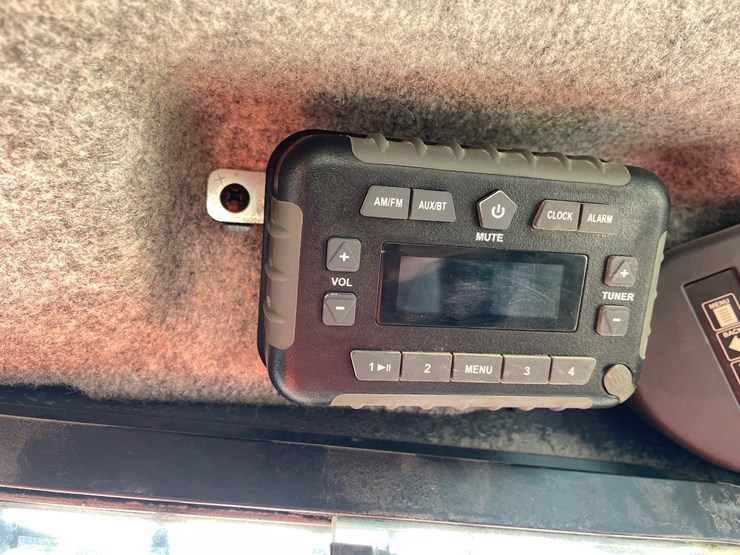 2018-deere-331g-image-26