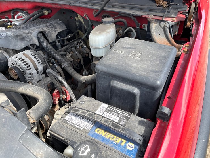 #1304-•-2005-gmc-sierra-pickup-truck-*non-runner*-(has-mn-title)-image-13