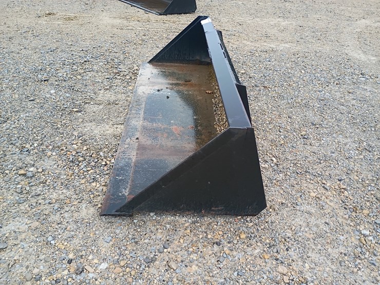 #24743-•-84"-smooth-bucket-skid-steer-attachment-image-4