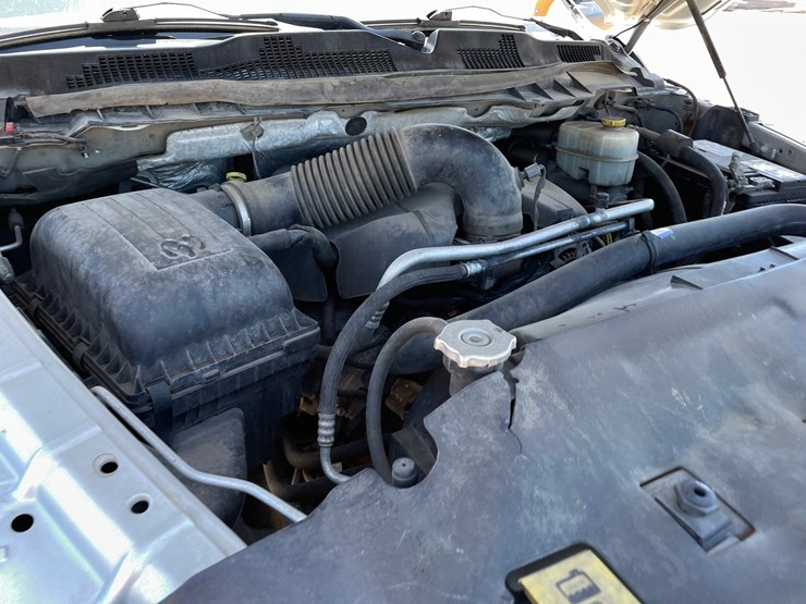 2015-dodge-3500-image-16