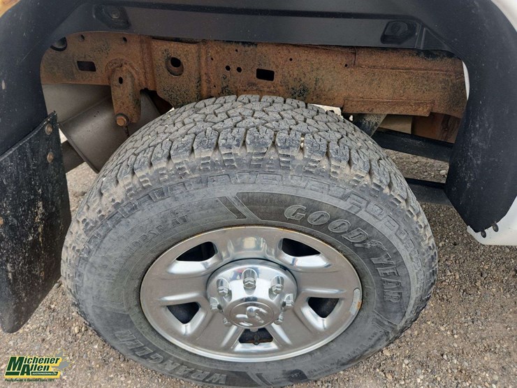 2017-dodge-2500-image-12