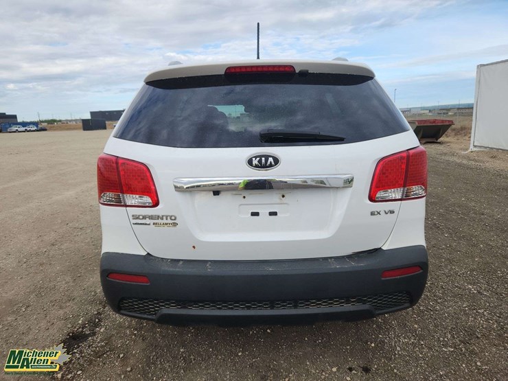 2011-kia-sorento-image-8
