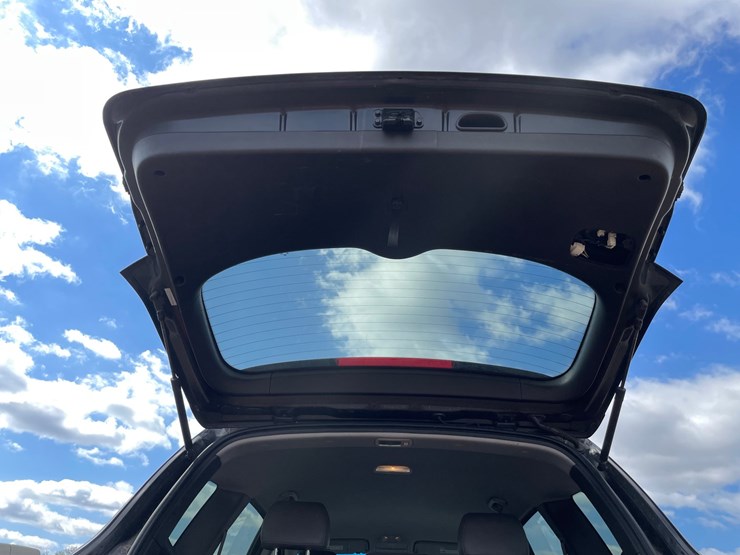 2011-hyundai-santa-fe-image-26
