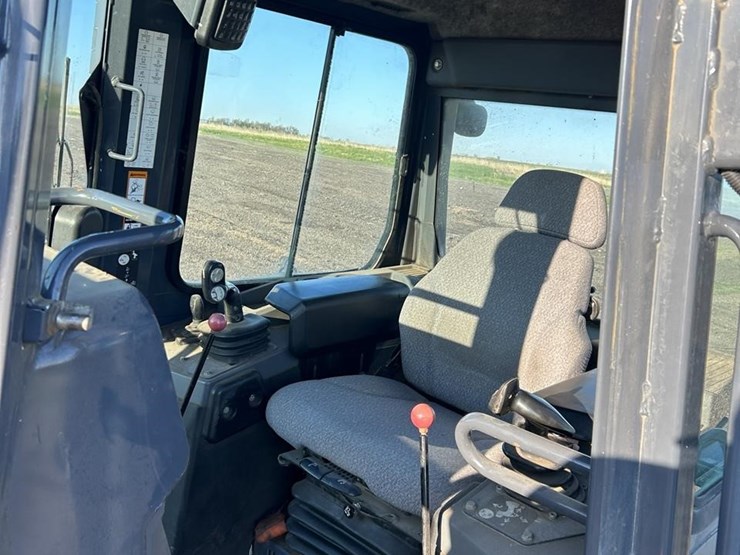 2017-deere-700k-xlt-image-43